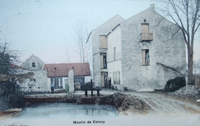 Dans la rue du Moulin