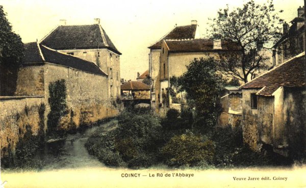 Le rû et l'Abbaye